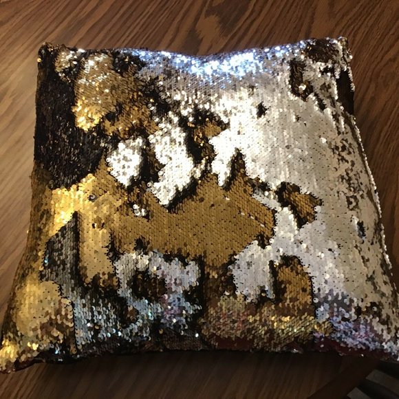 Set of 2 💥Glam Gold & Black Sequin Pillows💥 - Picture 5 of 12